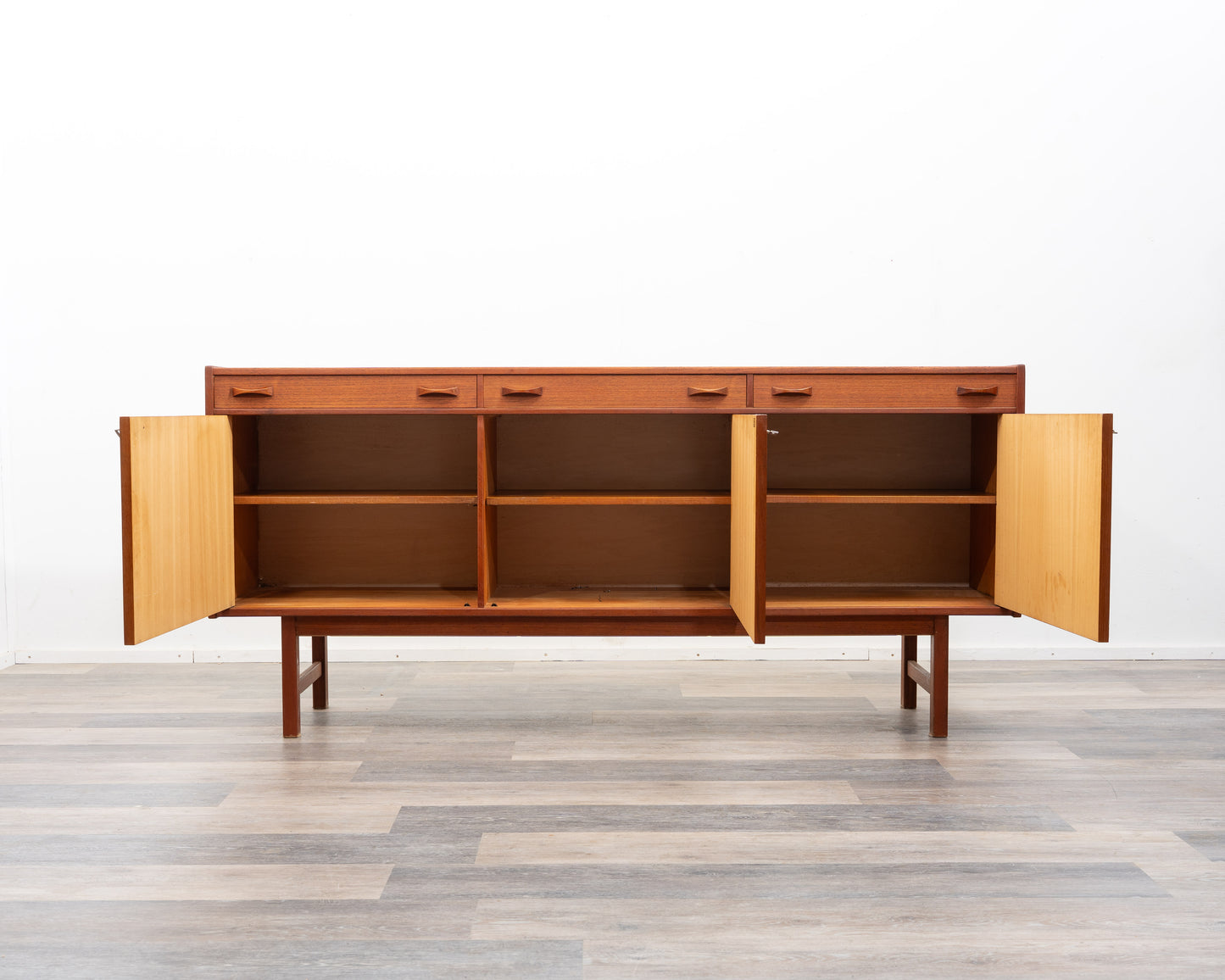 60er-Jahre-Sideboard in Teakholz. Hersteller Ulferts, Tibro Sweden, restauriert