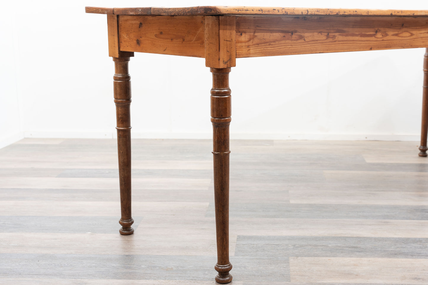 Très grande table de bistro,années 1930.