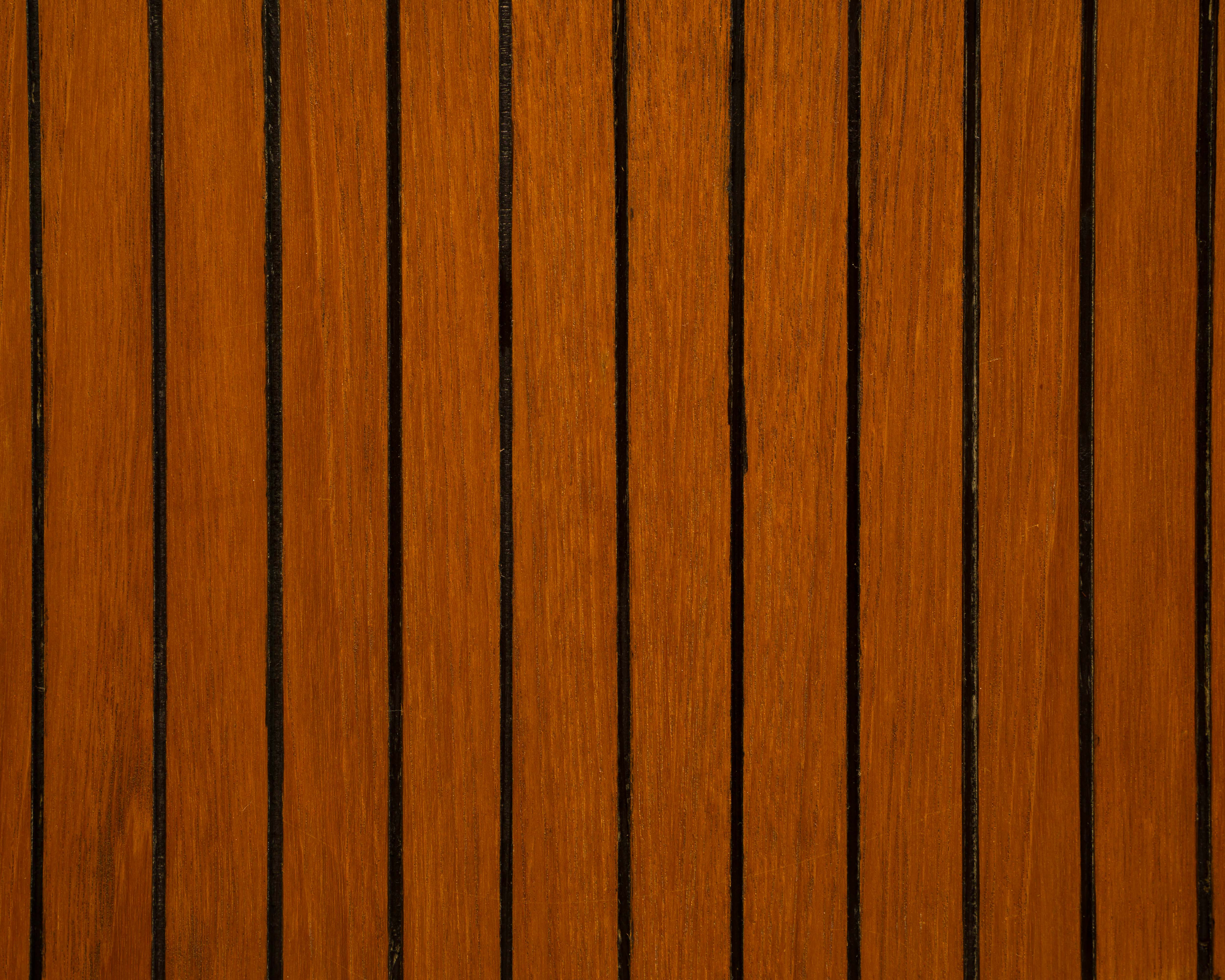 Highboard aus Teakholz mit geriffelten Türen, 60er Jahren