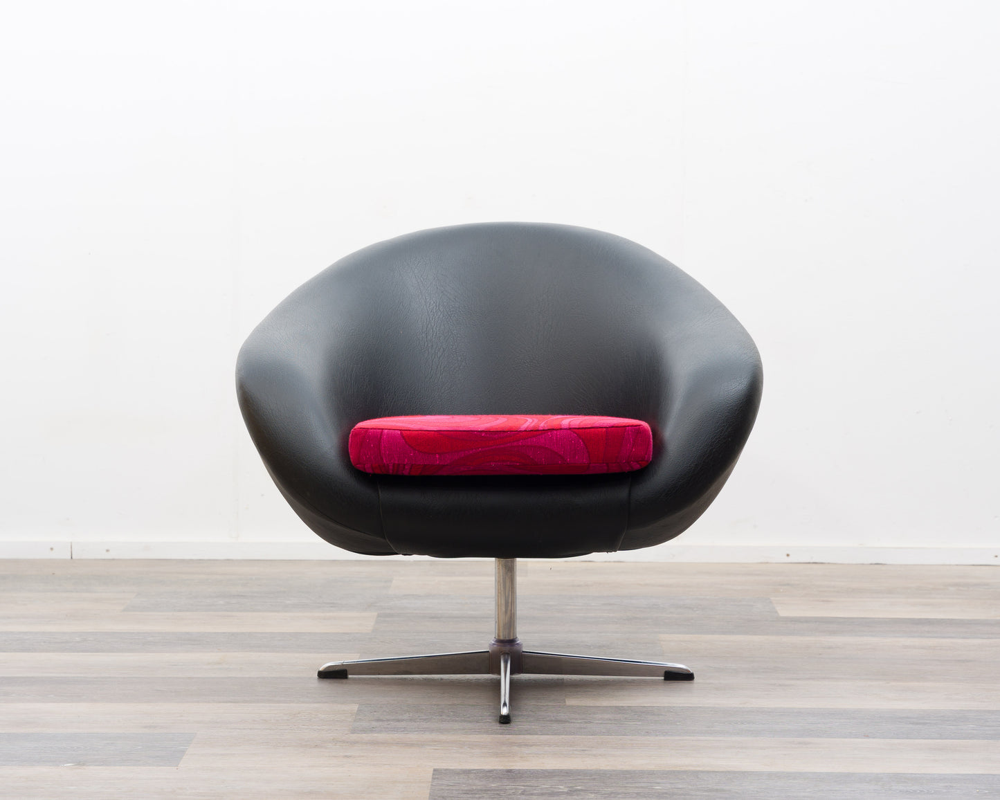 Un fauteuil cocktail /fauteuil boule, rétro, années 70