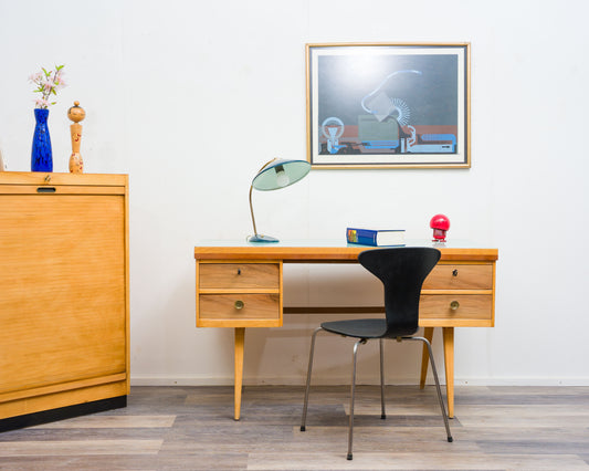 50er-Jahre-Schreibtisch/Desk, Buche/Resopal. Hersteller: Ekawerk