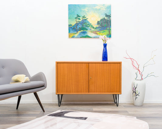 60er Jahre,Zweitürige Kommode/Sideboard mit Hairpinlegs. Restauriert.