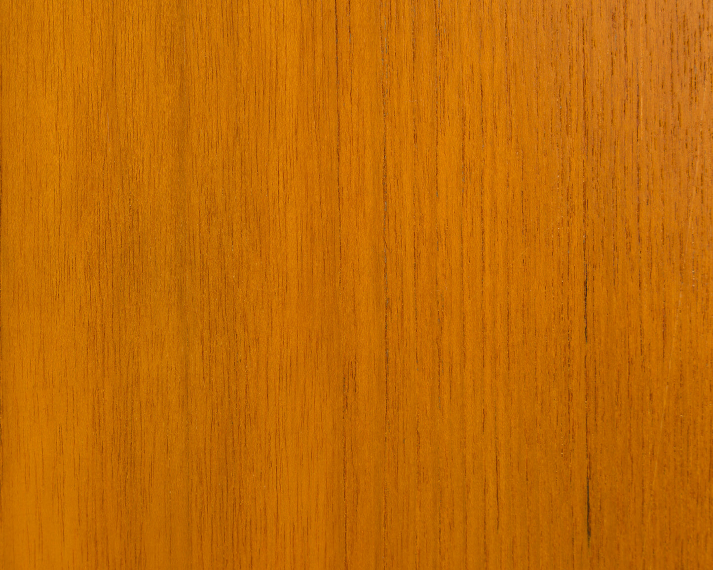 60er Jahre,Zweitürige Kommode/Sideboard mit Hairpinlegs. Restauriert.