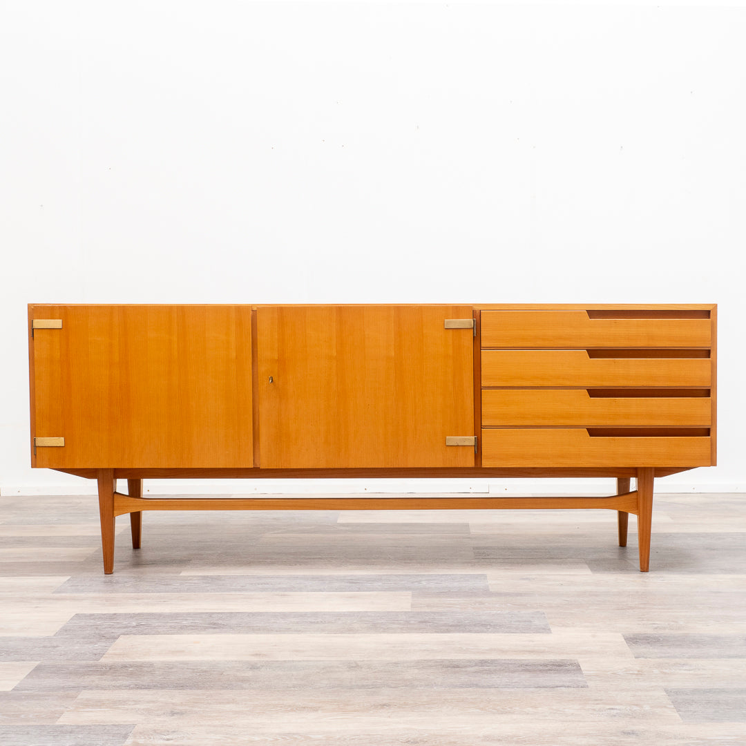 60er Jahre Sideboard in Esche, Restauriert