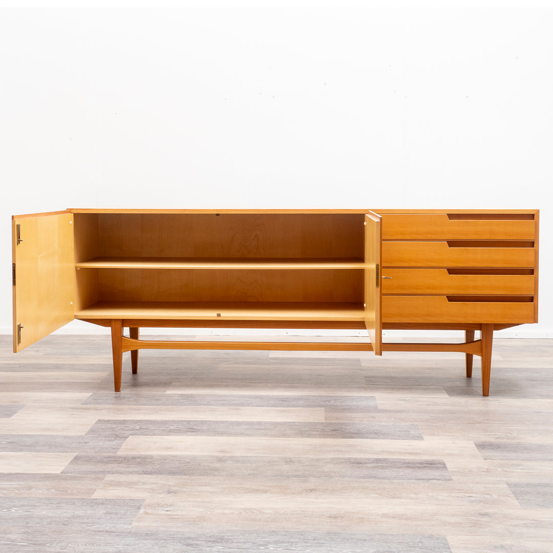 60er Jahre Sideboard in Esche, Restauriert