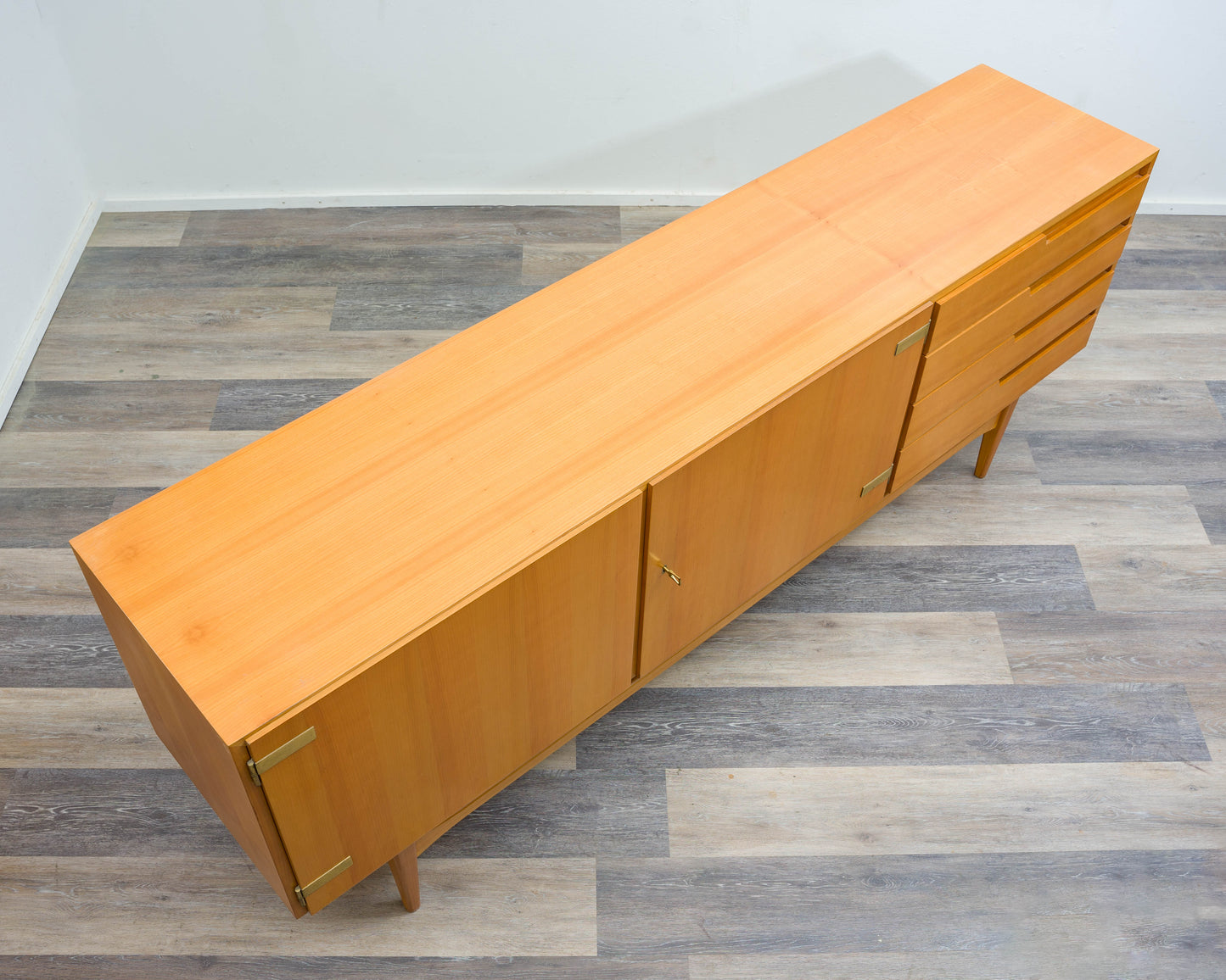 60er Jahre Sideboard in Esche, Restauriert