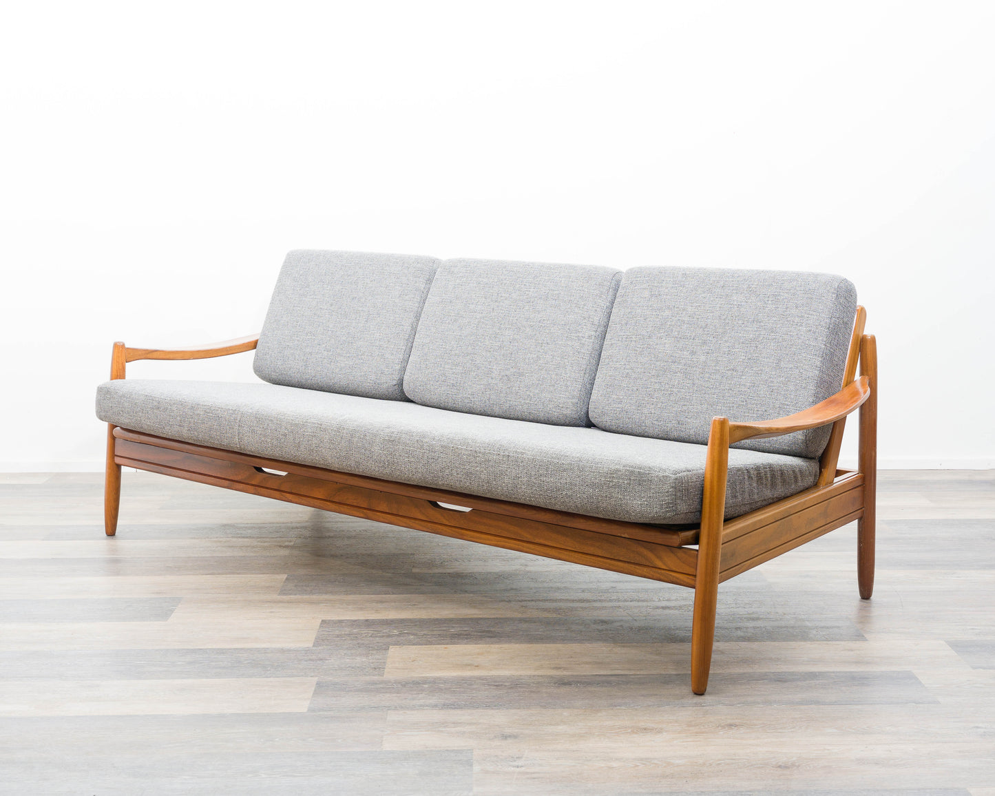 60s daybed/sofa in teak, newly upholstered.