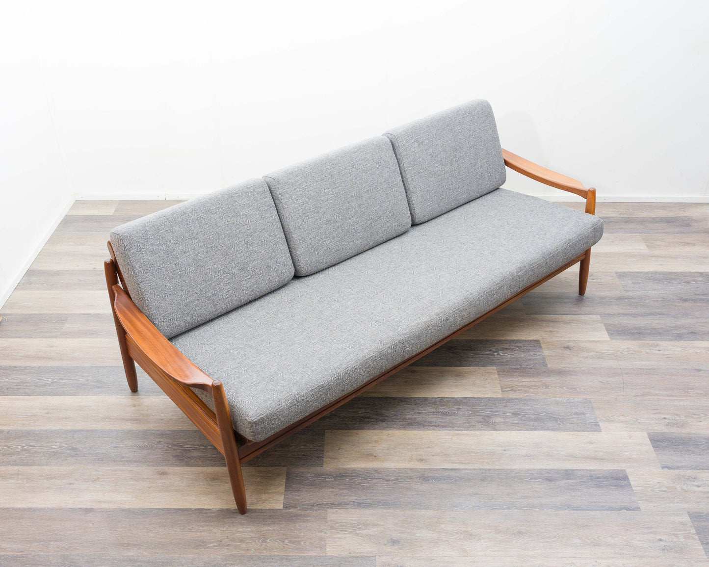 60s daybed/sofa in teak, newly upholstered.