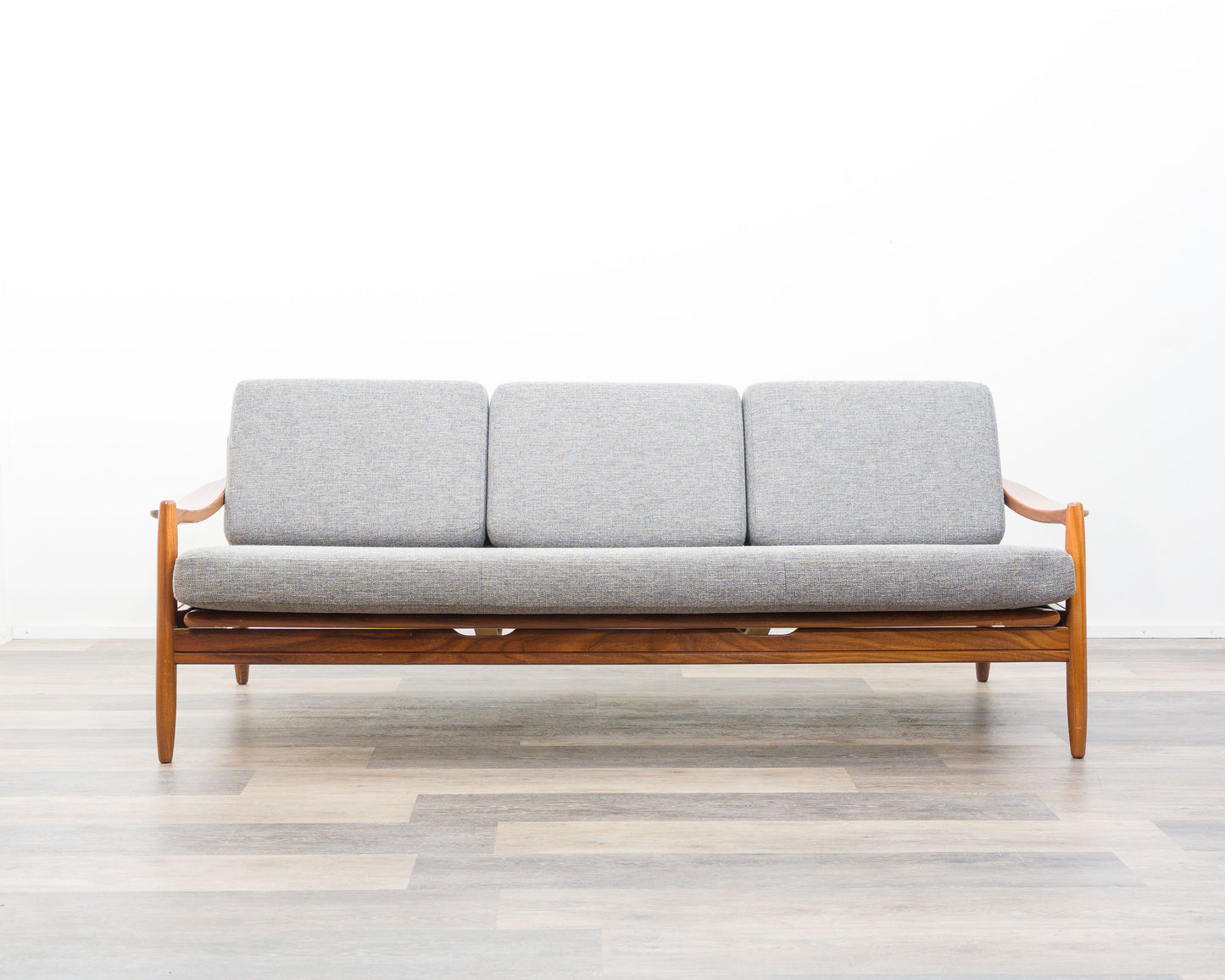 60s daybed/sofa in teak, newly upholstered.