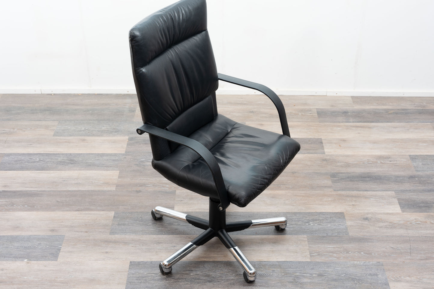Büro/Büroschreibtischsessel. Hersteller: Vitra. Designer: Mario Bellini, Modell: Figura