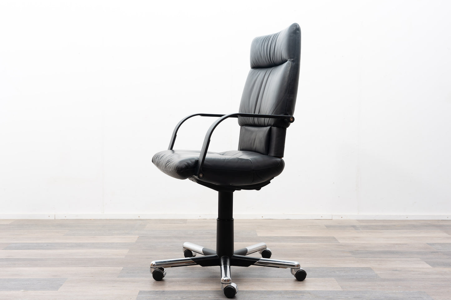 Büro/Büroschreibtischsessel. Hersteller: Vitra. Designer: Mario Bellini, Modell: Figura