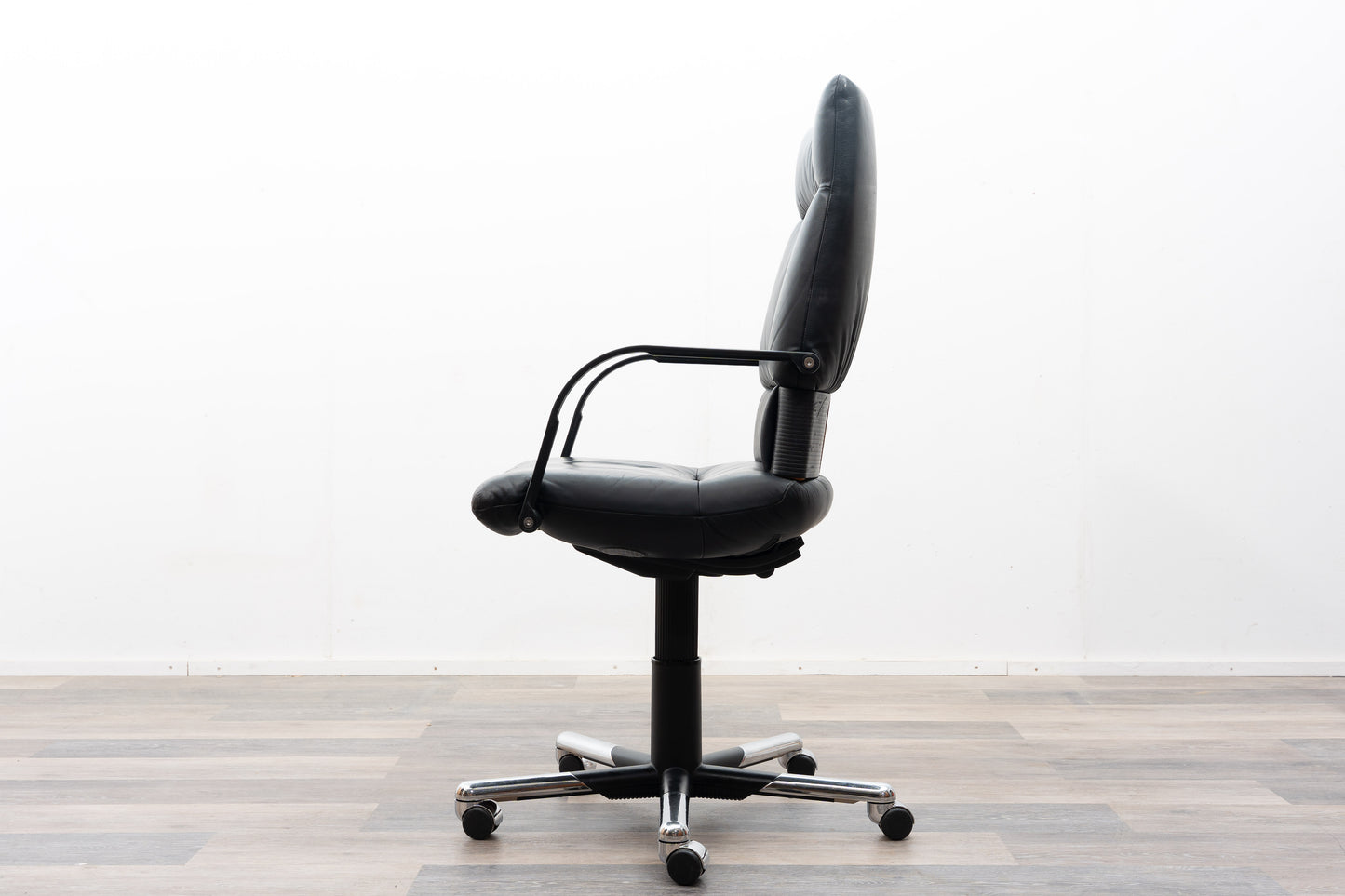 Büro/Büroschreibtischsessel. Hersteller: Vitra. Designer: Mario Bellini, Modell: Figura