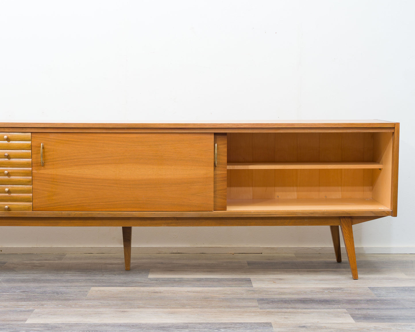 XL-Sideboard, 50er Jahre, Nussbaum, Schreinerarbeit