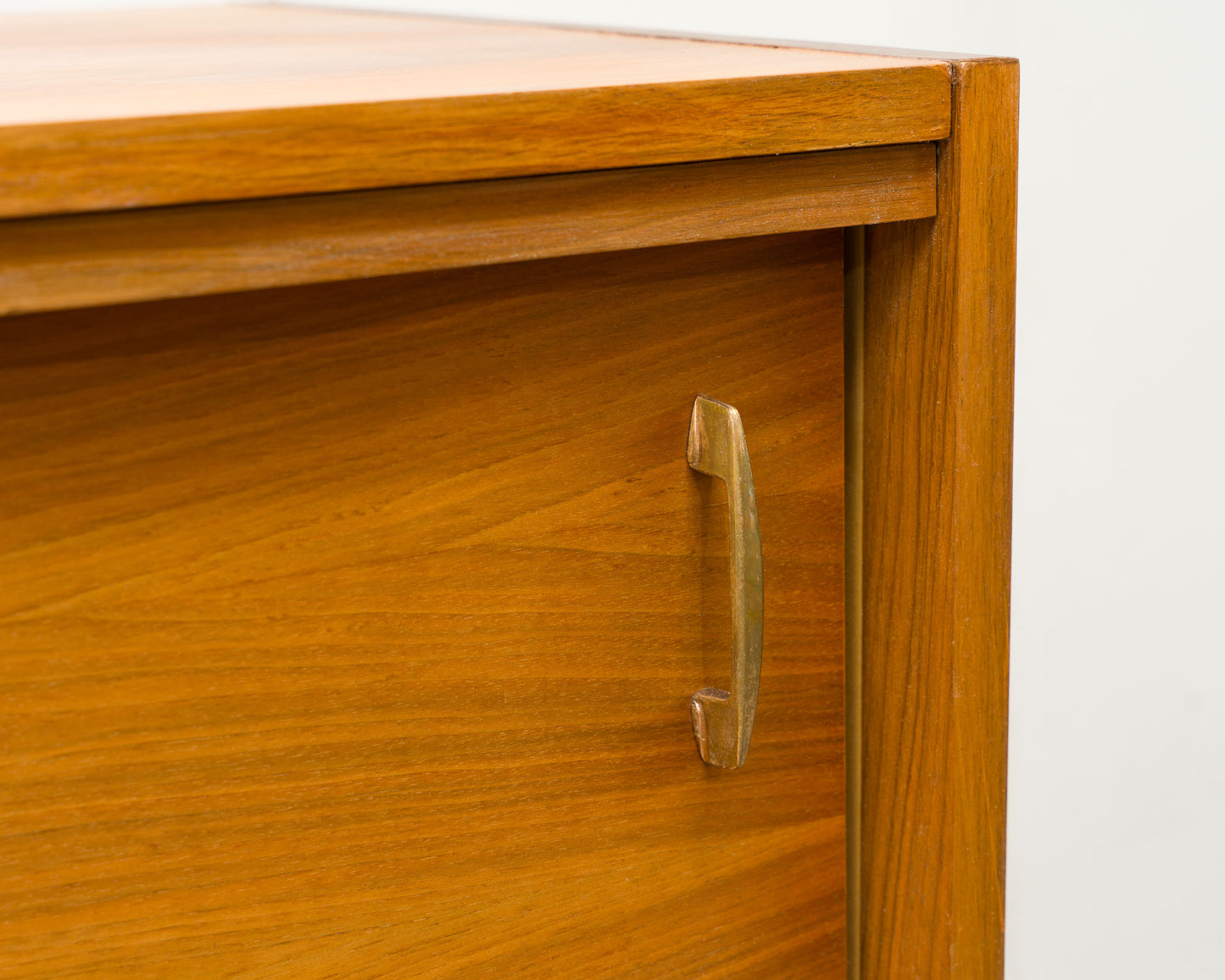 XL-Sideboard, 50er Jahre, Nussbaum, Schreinerarbeit