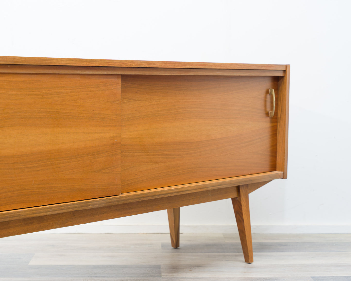 XL-Sideboard, 50er Jahre, Nussbaum, Schreinerarbeit