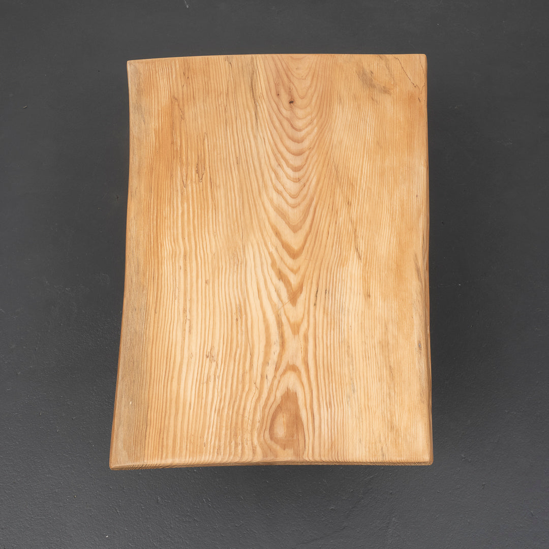 Table basse vintage upcyclée, restaurée, en bois massif