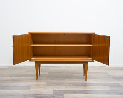 60er Jahre,Zweitürige Kommode/Sideboard in Nussbaum
