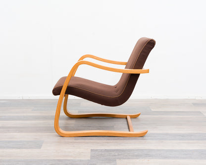 Chaise cantilever des années 1950, dans le style d'Alvar Aalto, en état d'origine.
