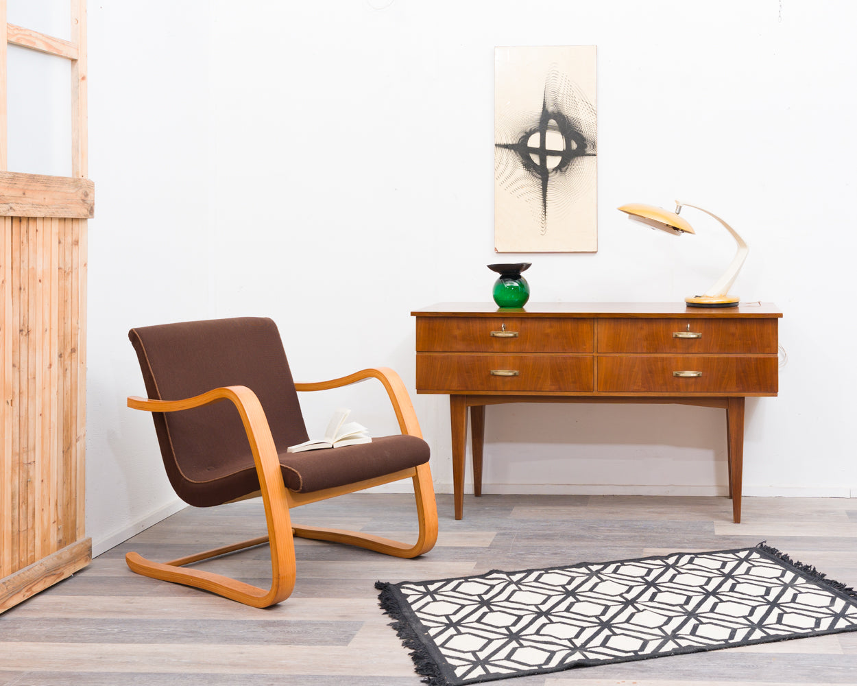 Chaise cantilever des années 1950, dans le style d'Alvar Aalto, en état d'origine.