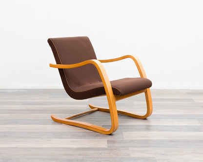 Chaise cantilever des années 1950, dans le style d'Alvar Aalto, en état d'origine.