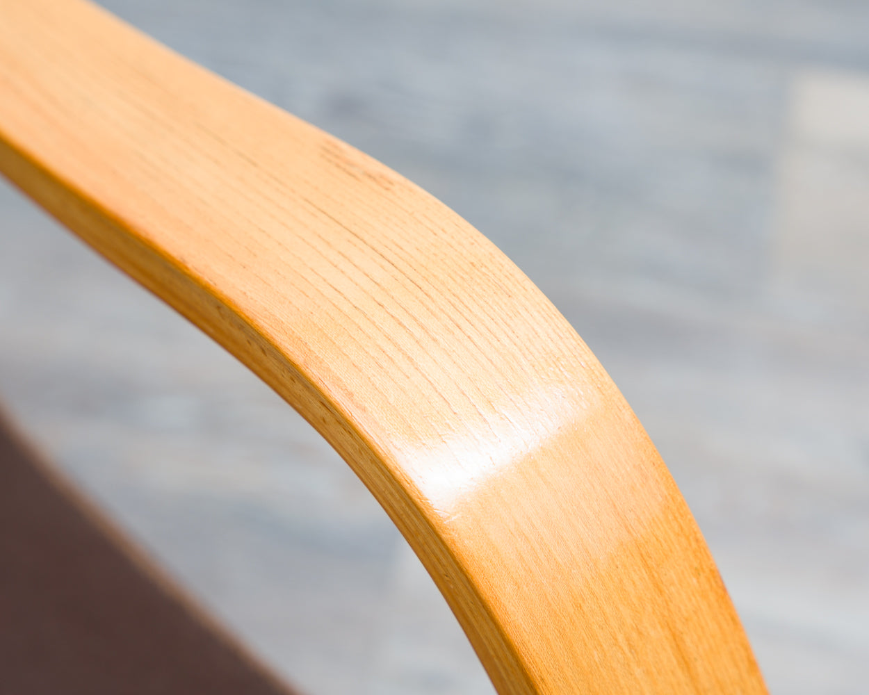 Chaise cantilever des années 1950, dans le style d'Alvar Aalto, en état d'origine.