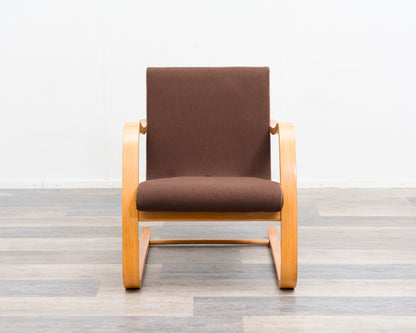 Chaise cantilever des années 1950, dans le style d'Alvar Aalto, en état d'origine.