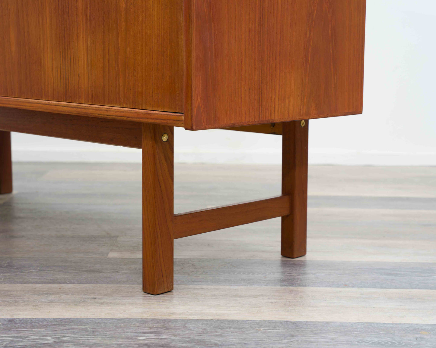 60er-Jahre-Highboard in Teakholz. Hersteller Ulferts, Tibro Sweden, restauriert