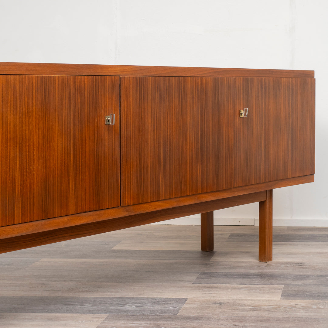 60er Jahre Sideboard, Nussbaum, restauriert, 240cm