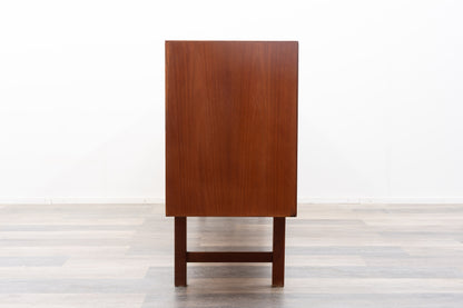 Buffet en teck des années 1960. Fabricant : Ulferts, Tibro Suède, restauré