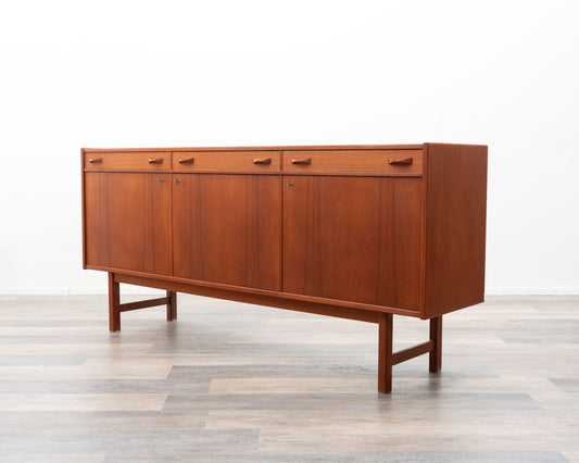 60er-Jahre-Sideboard in Teakholz. Hersteller Ulferts, Tibro Sweden, restauriert