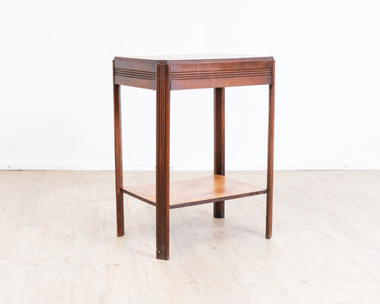Petite commode Art déco élégante en chêne massif