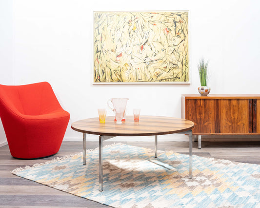 Runder, 70er-Jahre- Couchtisch, mit auffallend schöner Maserung