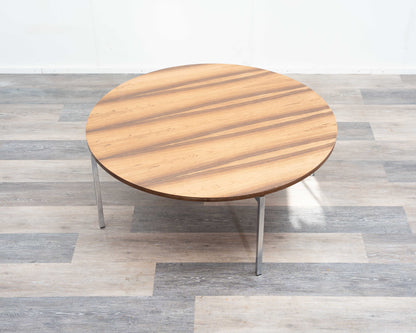 Runder, 70er-Jahre- Couchtisch, mit auffallend schöner Maserung