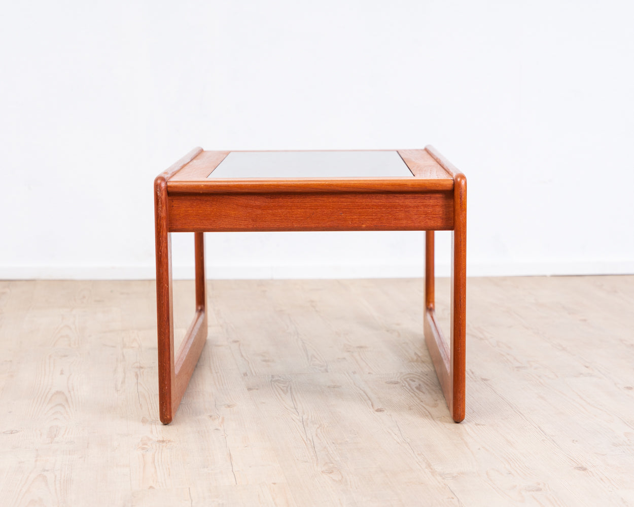 Dänischer Couchtisch aus Teakholz. Hersteller Komfort Dänemark. 70er Jahre