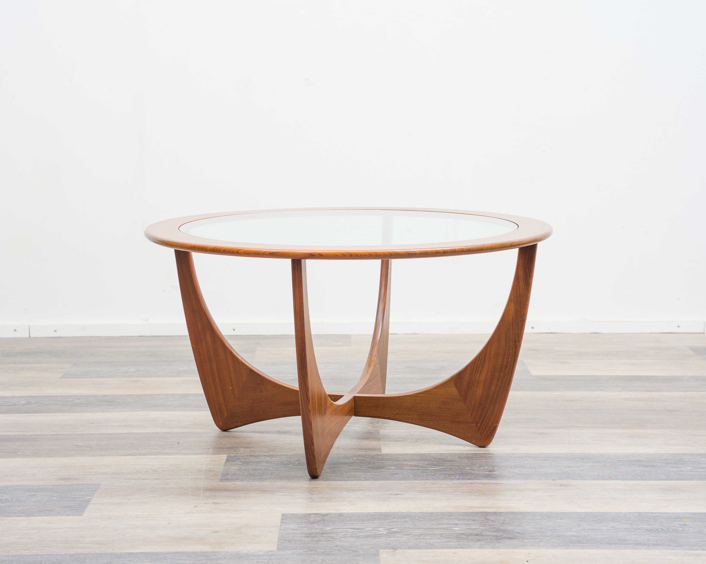 Couchtisch, 60er Jahre. Hersteller: G-Plan. Modell: Astro.