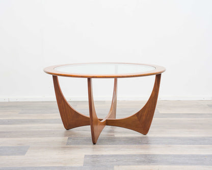 Couchtisch, 60er Jahre. Hersteller: G-Plan. Modell: Astro.