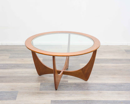 Couchtisch, 60er Jahre. Hersteller: G-Plan. Modell: Astro.