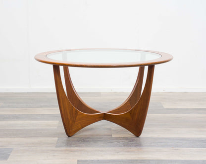 Couchtisch, 60er Jahre. Hersteller: G-Plan. Modell: Astro.