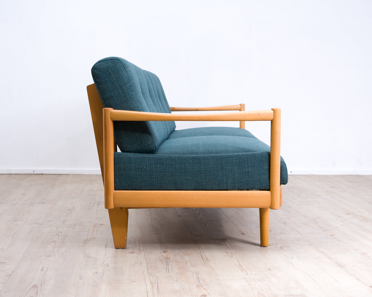 Seltenes 60er Jahre „Stella“-Sofa / Daybed aus  Massiv Buchenholz  Hersteller Walter Knoll,