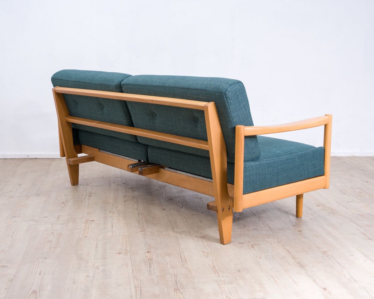 Seltenes 60er Jahre „Stella“-Sofa / Daybed aus  Massiv Buchenholz  Hersteller Walter Knoll,