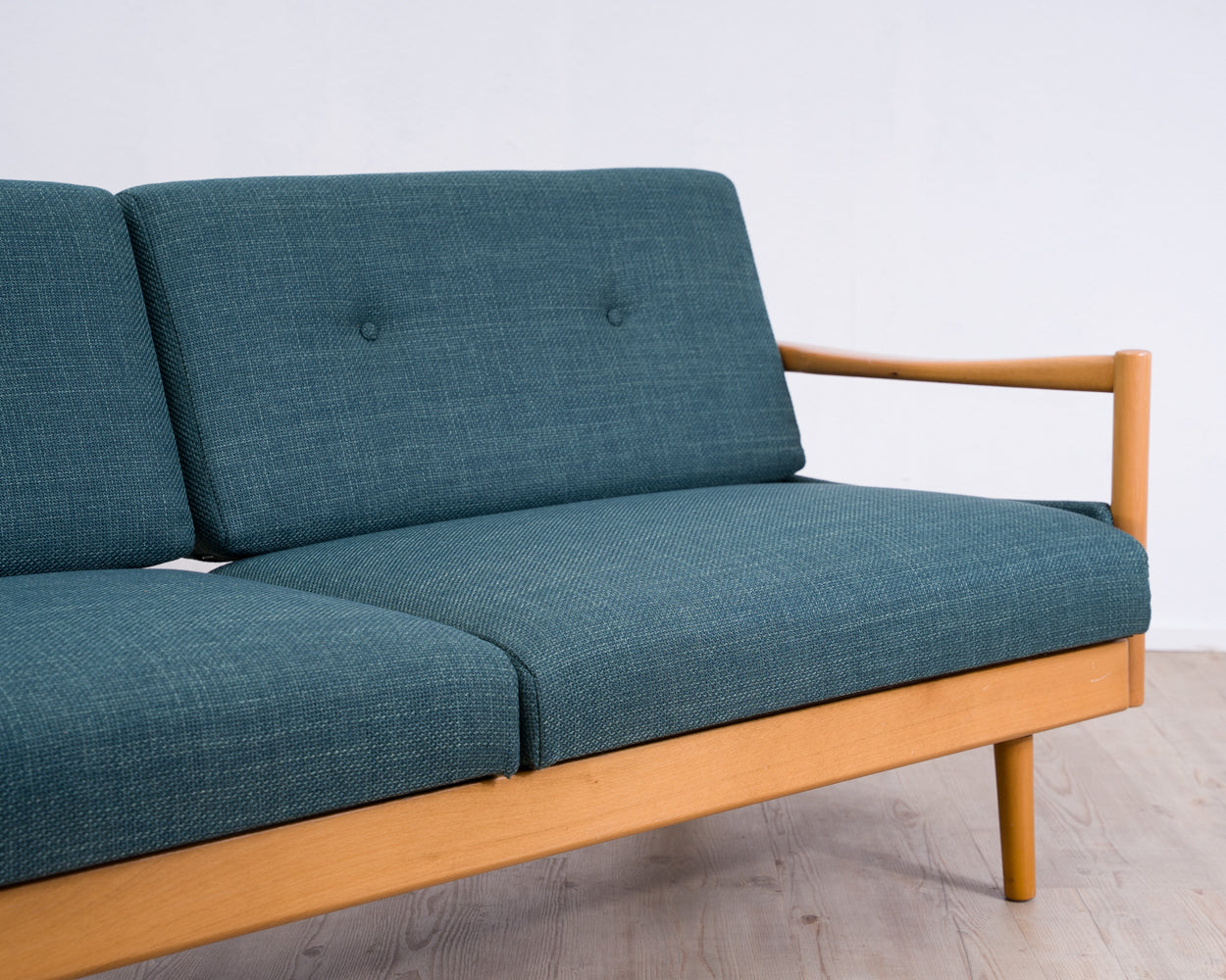 Seltenes 60er Jahre „Stella“-Sofa / Daybed aus  Massiv Buchenholz  Hersteller Walter Knoll,