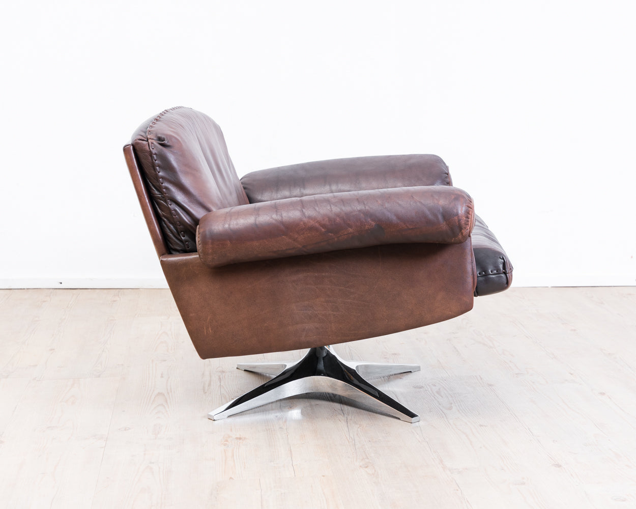 Fauteuil pivotant en cuir marron de De Sede, modèle DS 31, années 1960, vintage