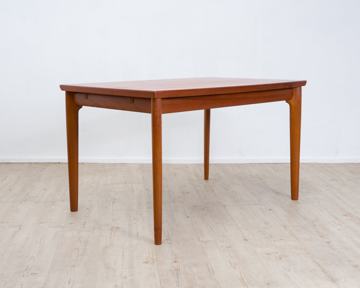 Teak dining table, Made in Denmark, by Glostrup, design Grete Jalk