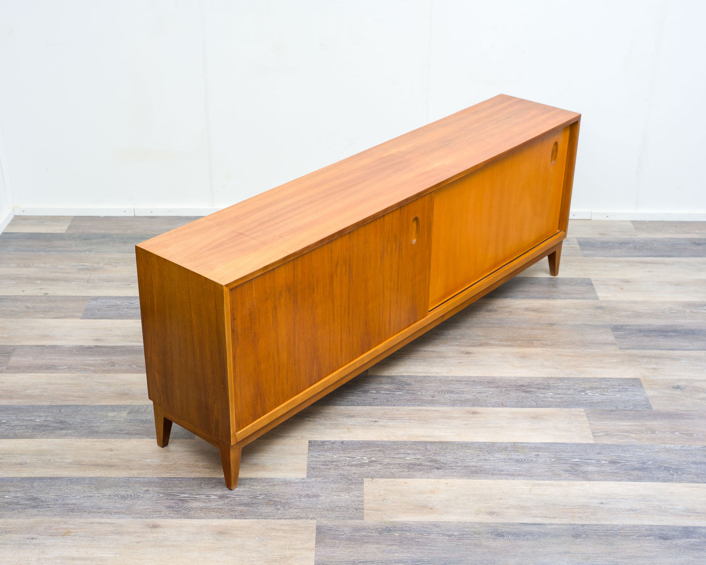 50er Jahre Nussbaum Sideboard mit Schiebetüren Design Georg Satink,Hersteller,  WK Möbel, Germany