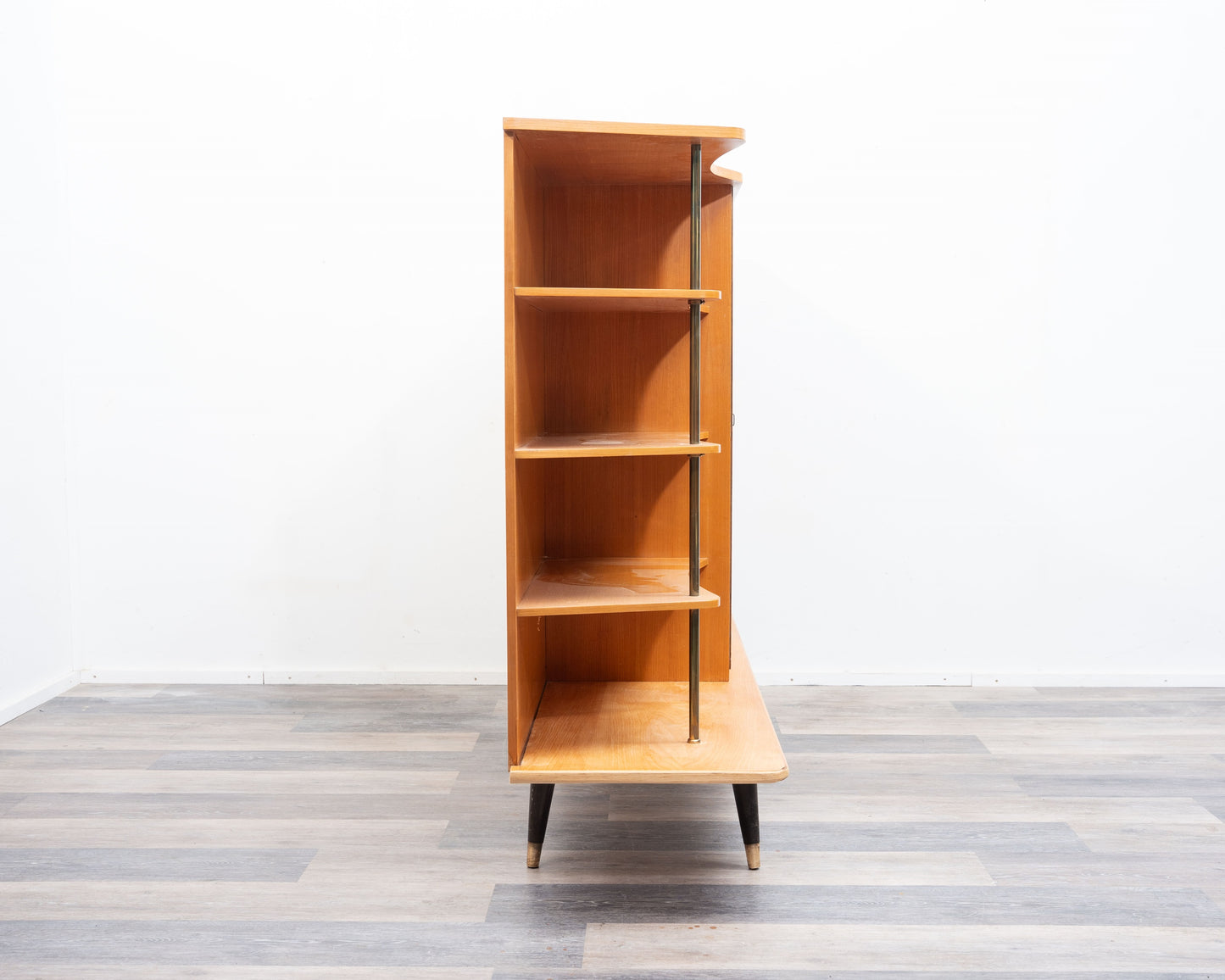 Highboard aus den 1950er Jahren aus Esche und Zebrano, mit offenen Regalen