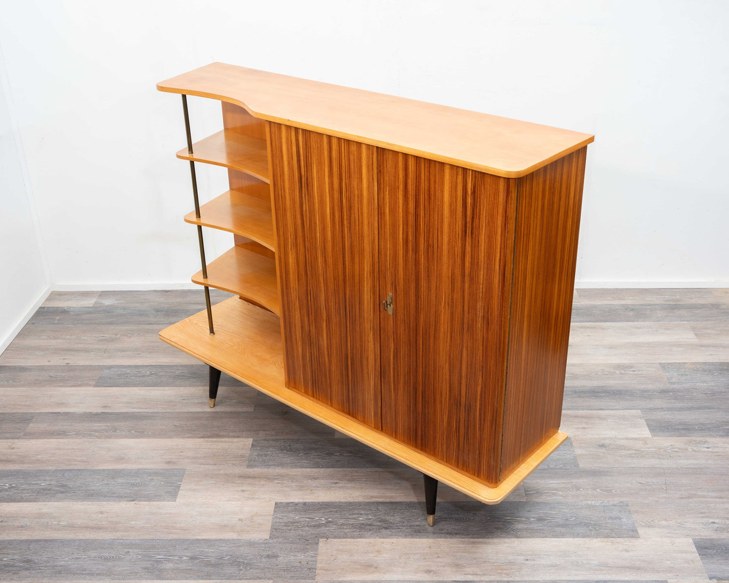 Highboard aus den 1950er Jahren aus Esche und Zebrano, mit offenen Regalen