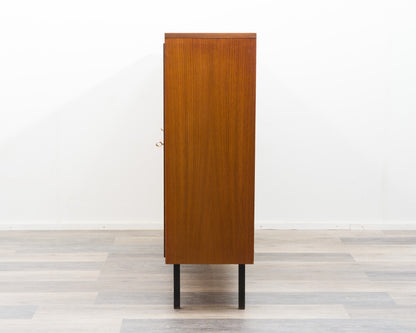 Grand buffet haut en teck avec portes cannelées, années 1960