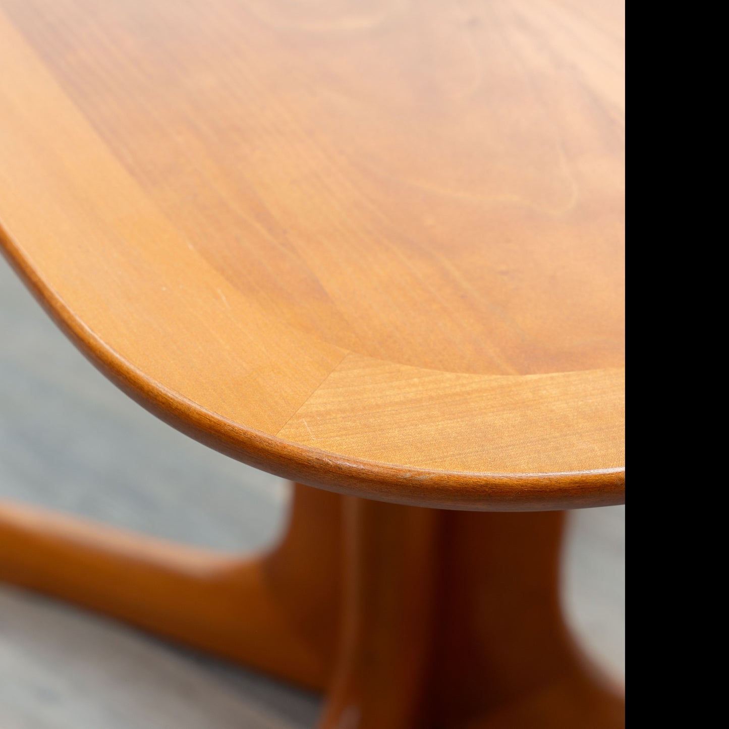 Esstisch/Couchtisch, mit höhenverstellbarer Funktion, aus Kirschholz, 70er Jahre