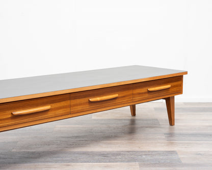 Meuble bas des années 1950 avec surface Resopal