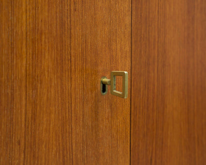 Bar-Schrank auf Rollen in Teakholz. Skandinavisches Design.